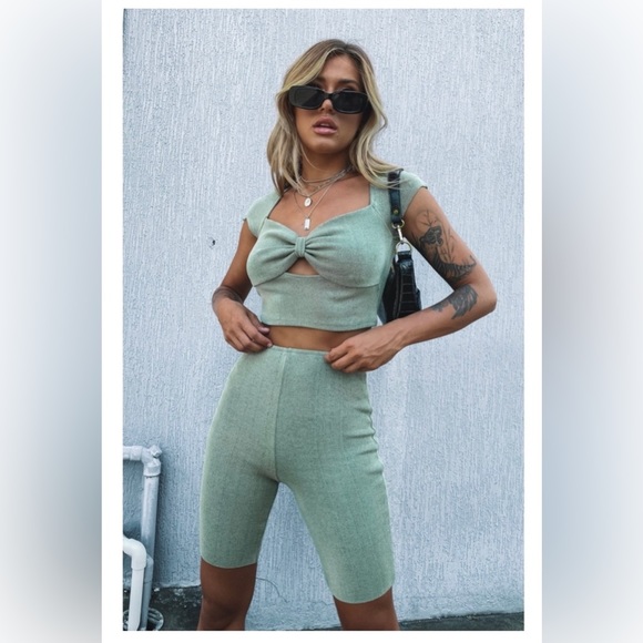 Lioness Fall in Line Bike Shorts Sage Size S - Picture 1 of 3